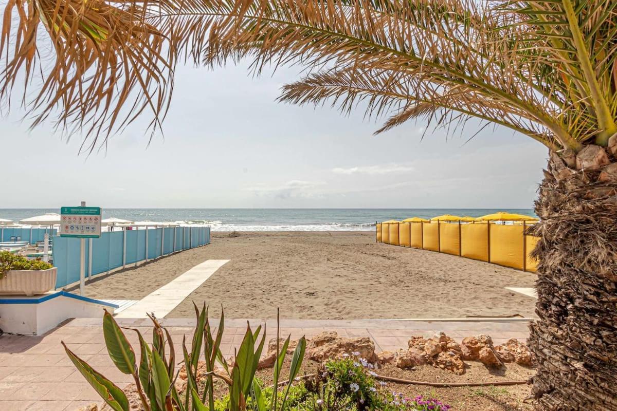 797 Holiday Rentals- Duplex Para 7 En La Carihuela A 1 Min De La Playa Торремолинос Экстерьер фото