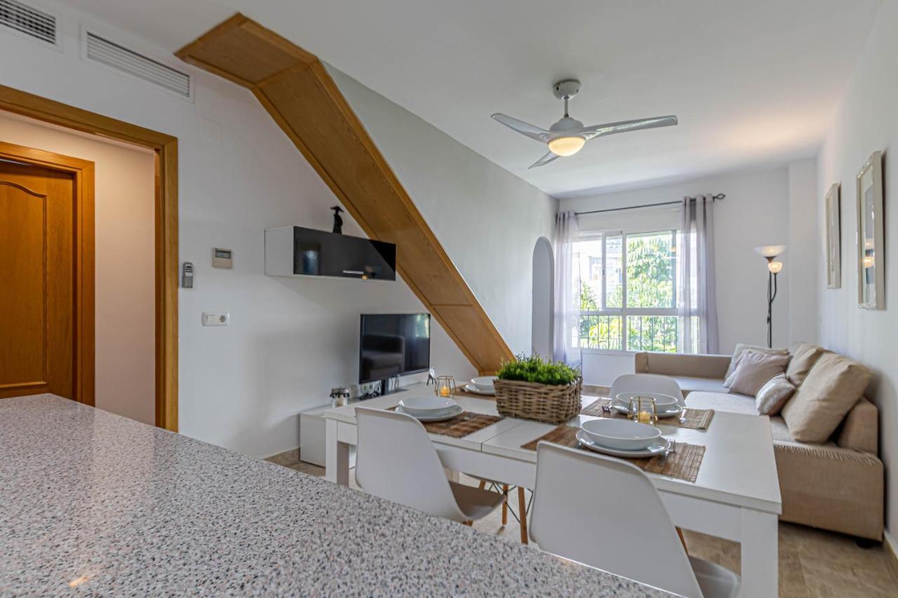 797 Holiday Rentals- Duplex Para 7 En La Carihuela A 1 Min De La Playa Торремолинос Экстерьер фото