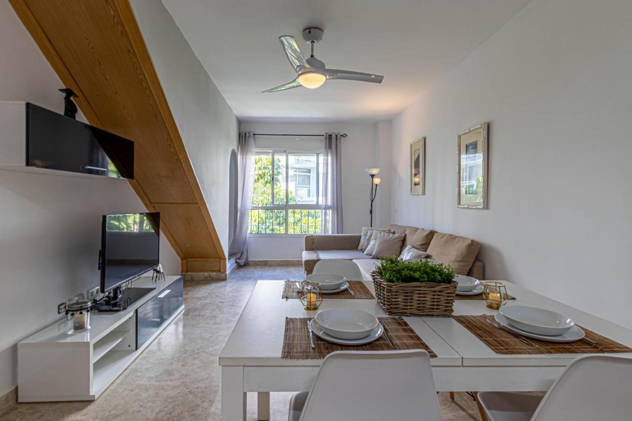 797 Holiday Rentals- Duplex Para 7 En La Carihuela A 1 Min De La Playa Торремолинос Экстерьер фото