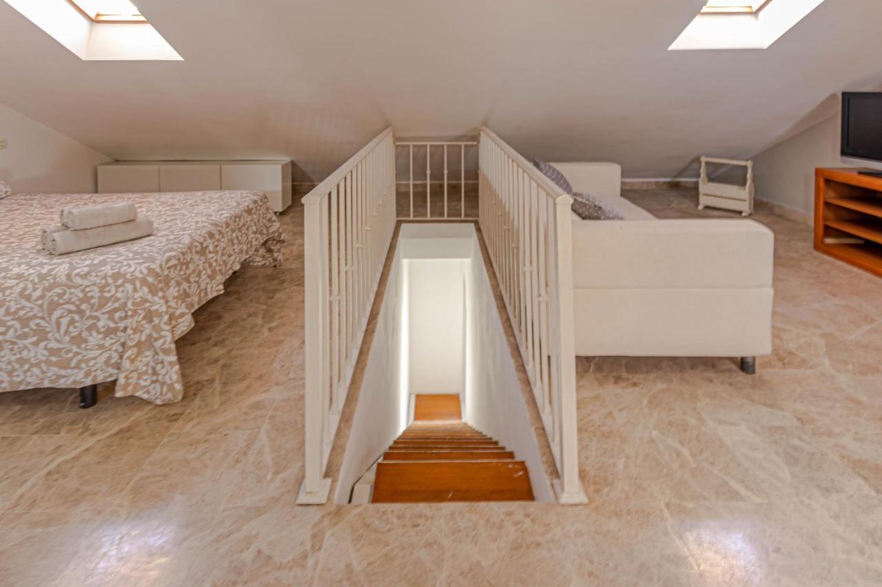 797 Holiday Rentals- Duplex Para 7 En La Carihuela A 1 Min De La Playa Торремолинос Экстерьер фото