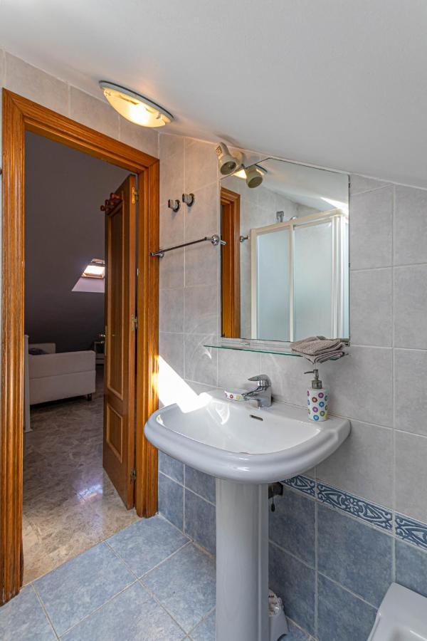 797 Holiday Rentals- Duplex Para 7 En La Carihuela A 1 Min De La Playa Торремолинос Экстерьер фото