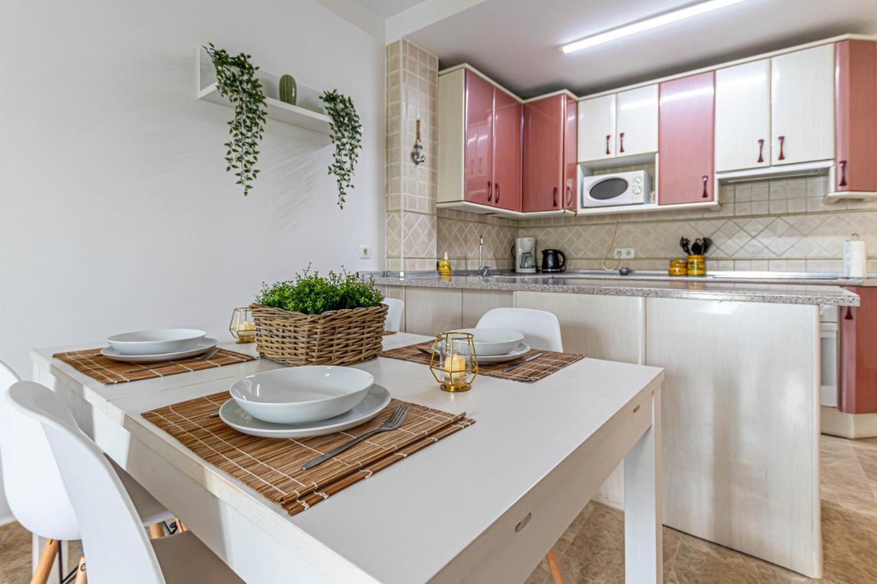 797 Holiday Rentals- Duplex Para 7 En La Carihuela A 1 Min De La Playa Торремолинос Экстерьер фото