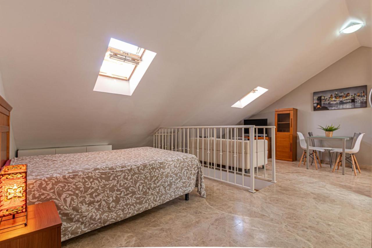 797 Holiday Rentals- Duplex Para 7 En La Carihuela A 1 Min De La Playa Торремолинос Экстерьер фото