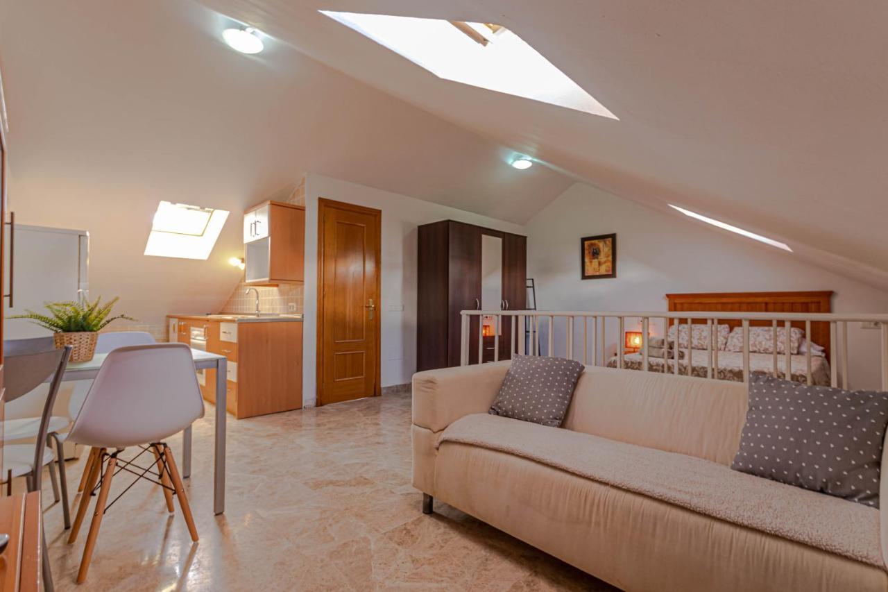 797 Holiday Rentals- Duplex Para 7 En La Carihuela A 1 Min De La Playa Торремолинос Экстерьер фото
