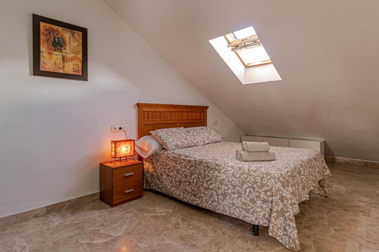 797 Holiday Rentals- Duplex Para 7 En La Carihuela A 1 Min De La Playa Торремолинос Экстерьер фото