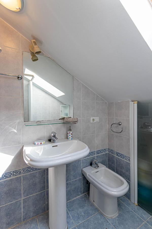 797 Holiday Rentals- Duplex Para 7 En La Carihuela A 1 Min De La Playa Торремолинос Экстерьер фото