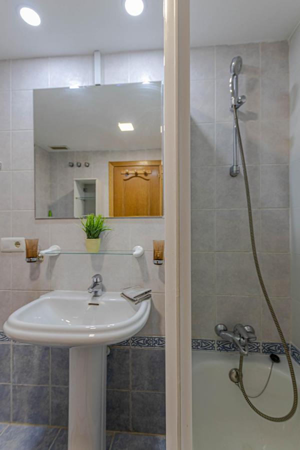 797 Holiday Rentals- Duplex Para 7 En La Carihuela A 1 Min De La Playa Торремолинос Экстерьер фото