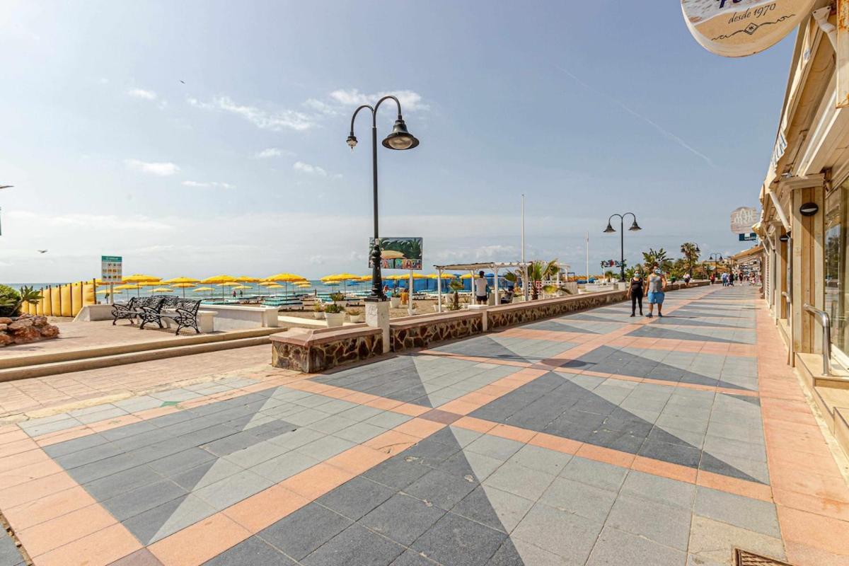797 Holiday Rentals- Duplex Para 7 En La Carihuela A 1 Min De La Playa Торремолинос Экстерьер фото