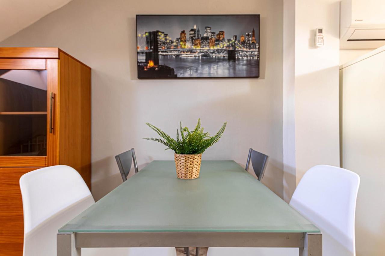 797 Holiday Rentals- Duplex Para 7 En La Carihuela A 1 Min De La Playa Торремолинос Экстерьер фото